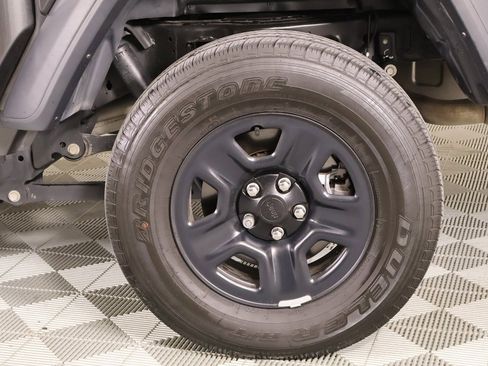 Used 2024 Jeep Gladiator Sport image 17