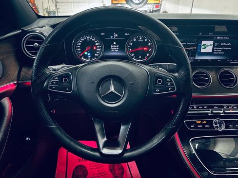 Used 2017 Mercedes-Benz E 300 4MATIC image 27