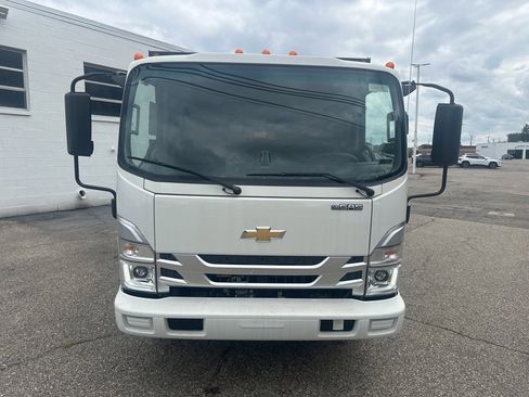 New 2024 Chevrolet Low Cab Forward image 8
