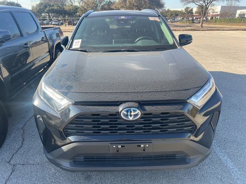 Used 2023 Toyota RAV4 XLE image 2