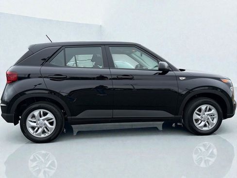 New 2026 Hyundai Venue SE image 2