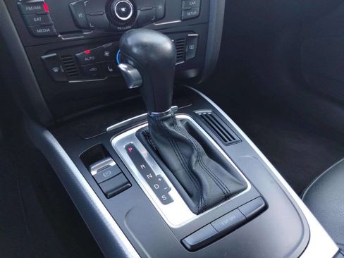 Used 2010 Audi A4 2.0T Premium image 32