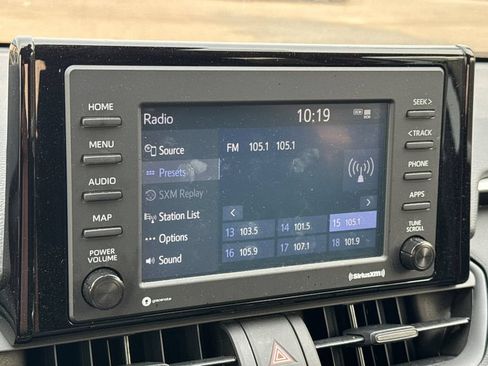 Used 2022 Toyota RAV4 LE AWD/4WD image 18