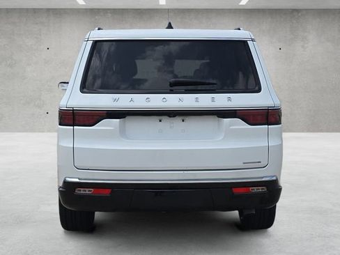 Used 2024 Jeep Wagoneer L Series II RWD image 15