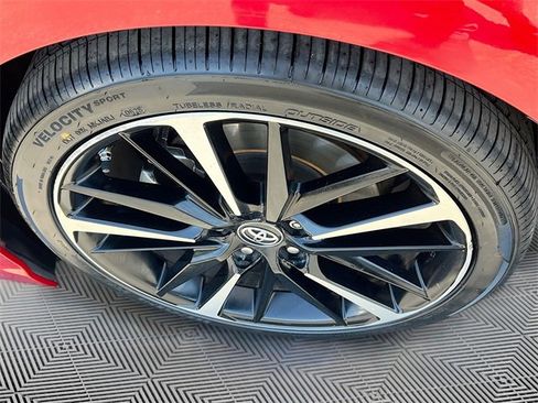 Used 2019 Toyota Camry XSE image 31
