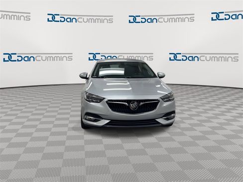 Used 2018 Buick Regal Essence w/ Driver Confidence Package #1 image 3
