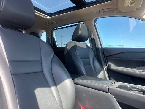 Used 2023 Nissan Rogue SV w/ SV Premium B Package FWD image 25