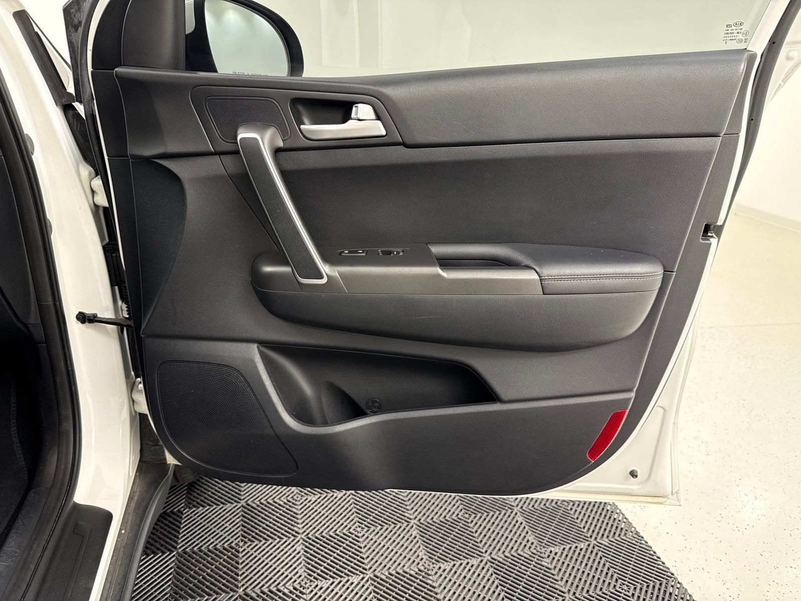 Used 2019 Kia Sportage LX FWD image 25