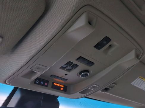 Used 2020 Cadillac Escalade Luxury image 38