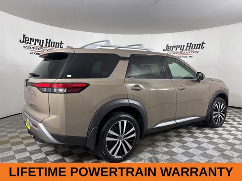 Used 2024 Nissan Pathfinder Platinum w/ Cargo Package image 5