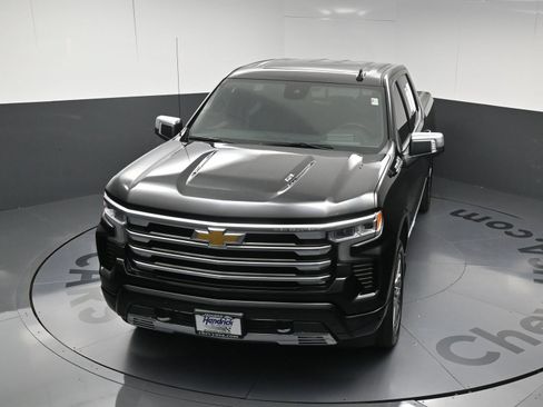 Used 2025 Chevrolet Silverado 1500 High Country AWD/4WD image 31