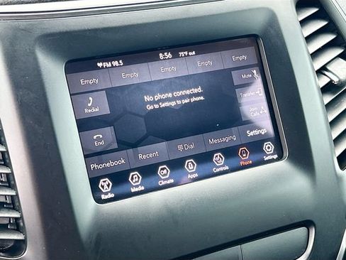 Used 2019 Jeep Cherokee Latitude Plus FWD image 11