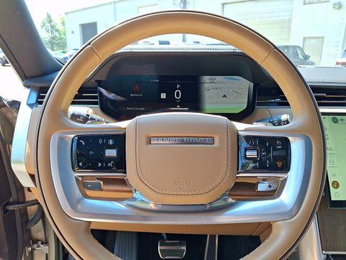 Used 2025 Land Rover Range Rover Long Wheelbase SE AWD/4WD image 20