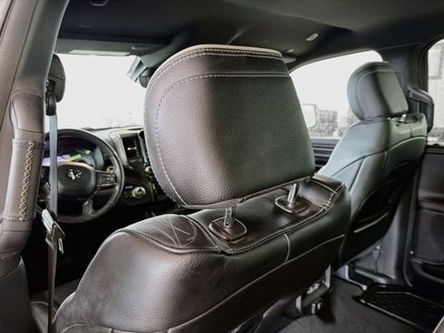 Used 2022 RAM 1500 Limited w/ Body-Colour Bumper Group AWD/4WD image 9