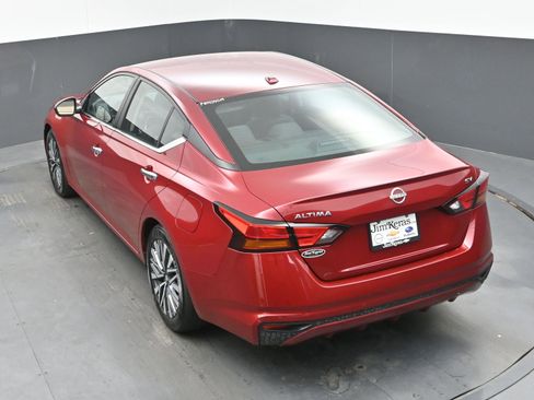 Used 2024 Nissan Altima 2.5 SV image 37