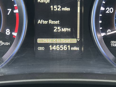 Used 2017 Toyota Highlander SE image 13