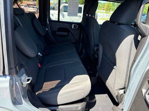 Certified 2024 Jeep Wrangler Unlimited w/ Convenience Group AWD/4WD image 17
