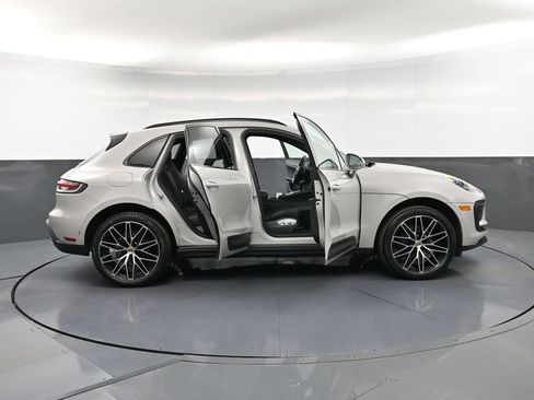 Certified 2023 Porsche Macan Turbo AWD/4WD image 34