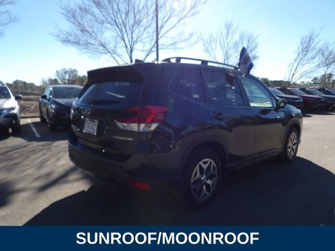 Used 2024 Subaru Forester Premium image 7