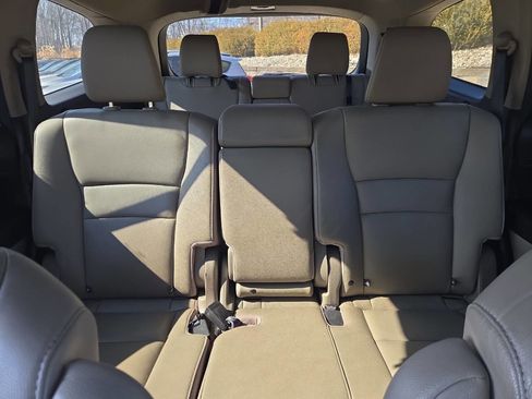 Used 2021 Honda Pilot Touring image 37