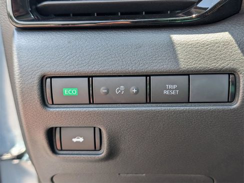 New 2025 Nissan Sentra SR image 13