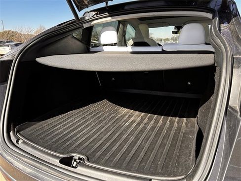 Used 2023 Tesla Model Y Long Range image 28