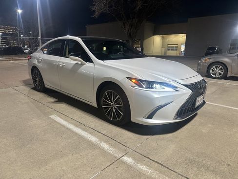 Used 2023 Lexus ES 350 w/ Premium Package image 1