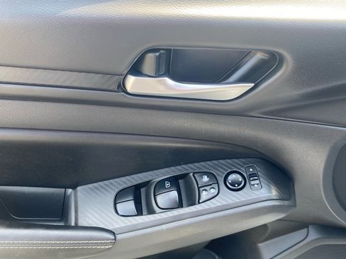 Used 2024 Nissan Altima 2.5 SV image 19