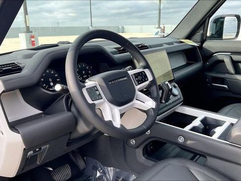 New 2026 Land Rover Defender 110 X-Dynamic SE image 7