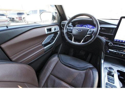 Used 2023 Ford Explorer King Ranch w/ Technology Package RWD image 12