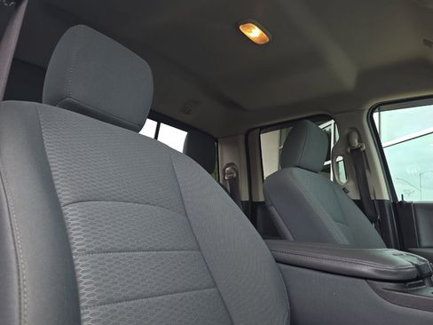 Used 2018 RAM 1500 Classic SLT AWD/4WD image 16