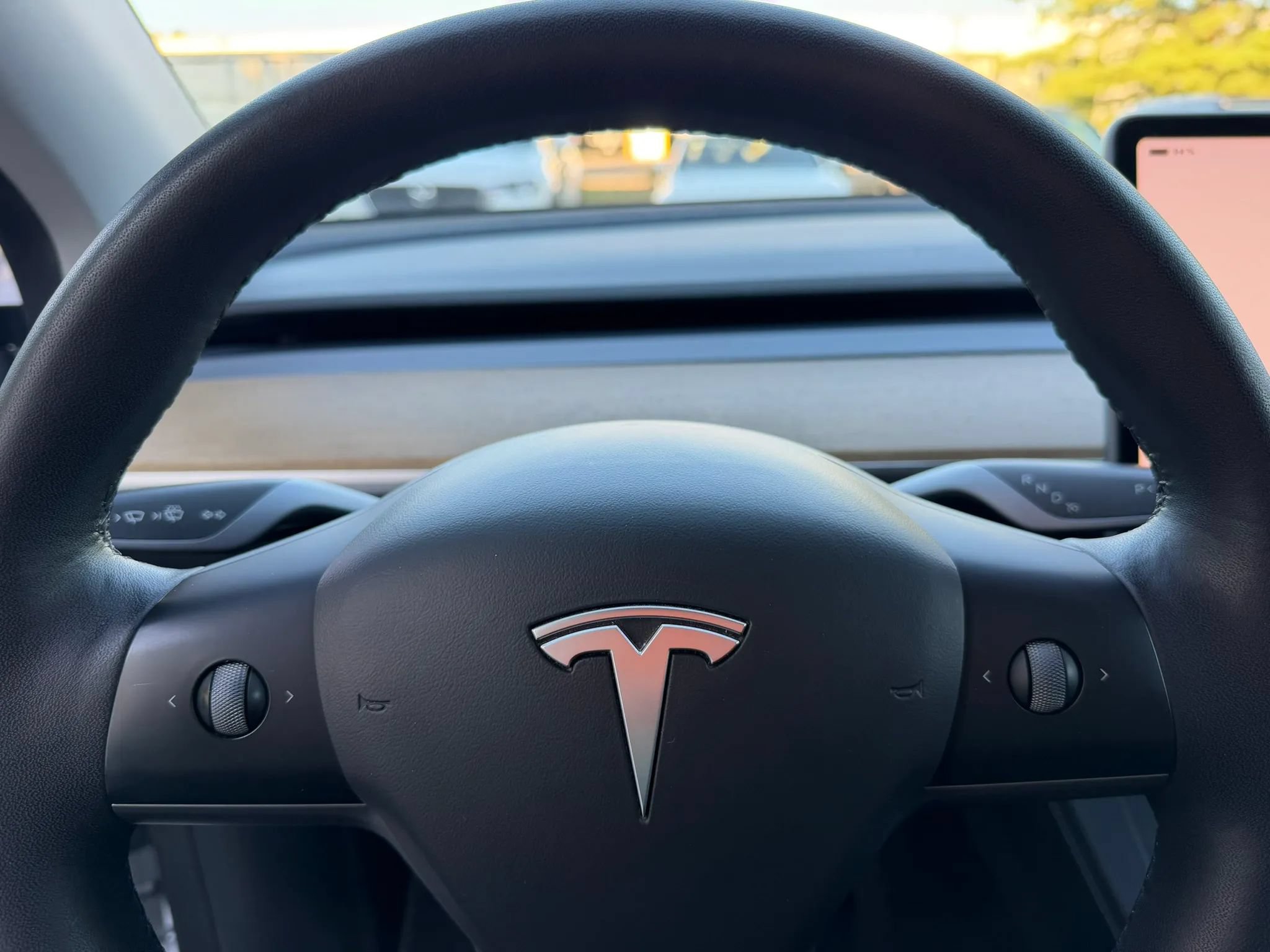 Used 2022 Tesla Model Y Long Range AWD/4WD image 23