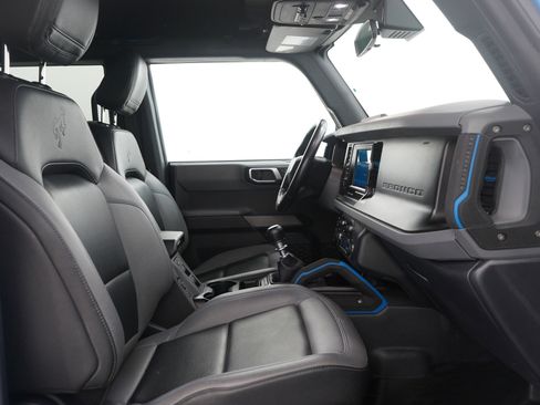 Used 2021 Ford Bronco Black Diamond image 13