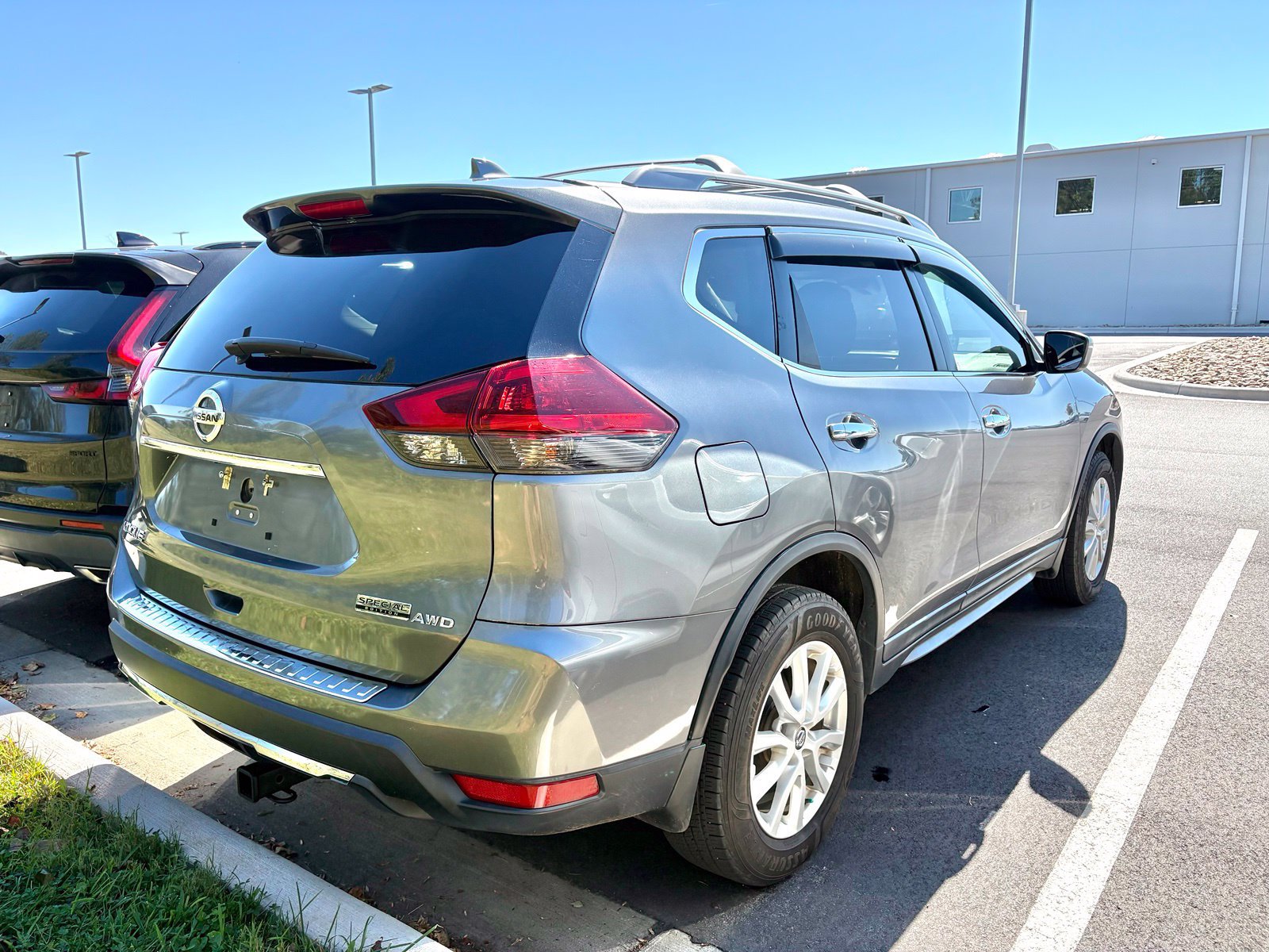 Used 2020 Nissan Rogue S w/ Special Edition Package AWD/4WD image 6