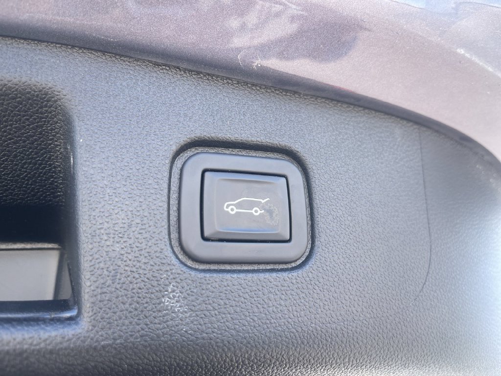 Used 2024 Chevrolet Blazer EV LT AWD/4WD image 17