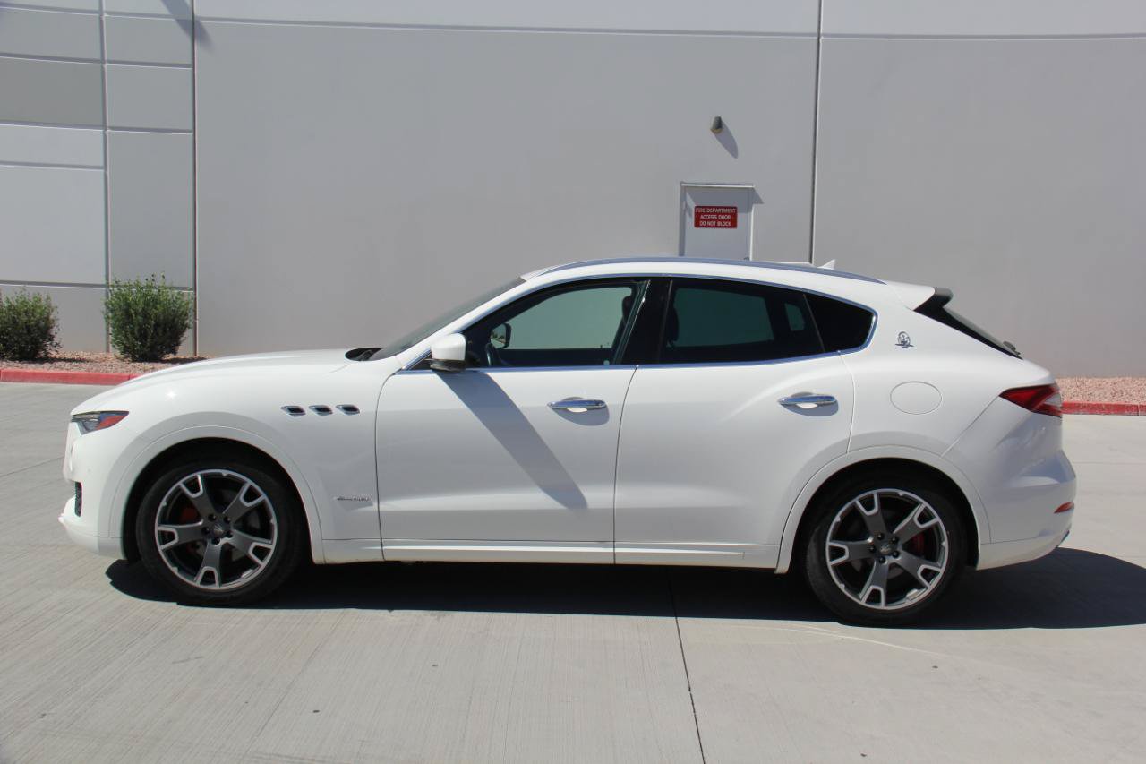 Used 2018 Maserati Levante GranLusso AWD/4WD image 8