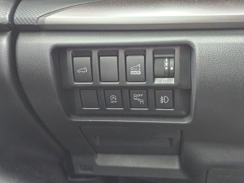 Used 2019 Subaru Forester Premium AWD/4WD image 16