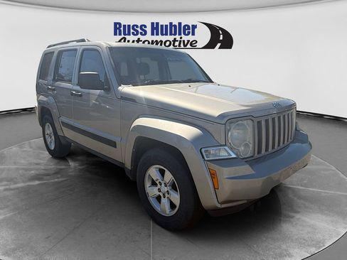 Used 2011 Jeep Liberty Sport w/ Popular Equipment Group AWD/4WD image 4