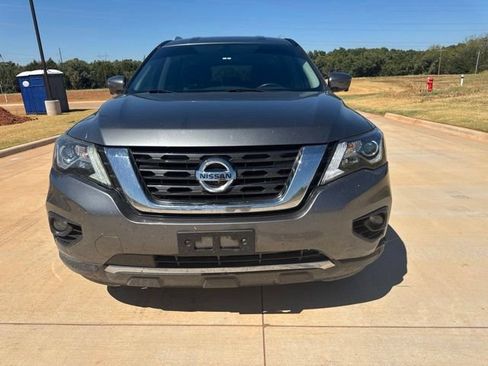 Used 2020 Nissan Pathfinder SL AWD/4WD image 2
