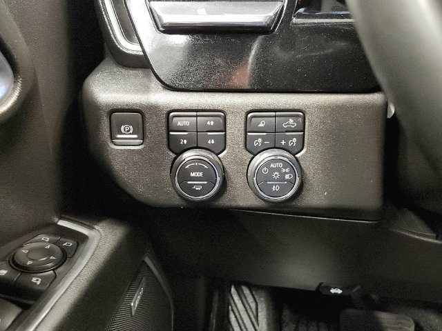 Used 2024 Chevrolet Silverado 1500 LTZ AWD/4WD image 32