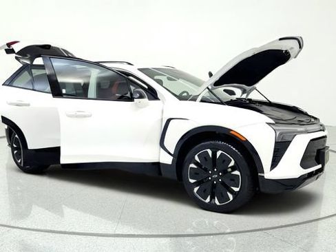 Used 2024 Chevrolet Blazer EV RS AWD/4WD image 11