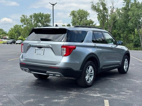 Used 2023 Ford Explorer XLT w/ Equipment Group 202A AWD/4WD image 4