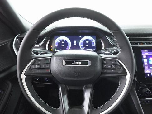 New 2025 Jeep Grand Cherokee Altitude image 14