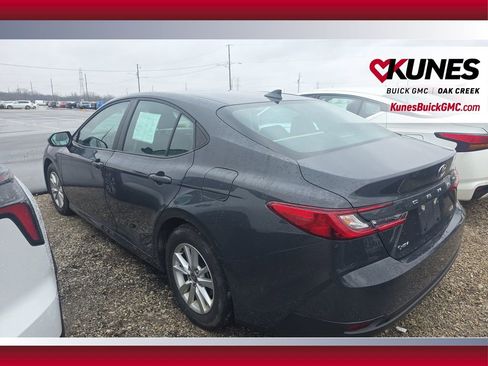 Used 2025 Toyota Camry Hybrid image 14