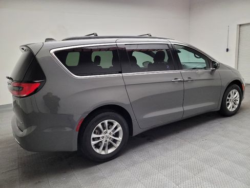 Used 2022 Chrysler Pacifica Touring AWD/4WD image 10