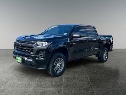 Used 2023 Chevrolet Colorado LT w/ LT Convenience Package AWD/4WD image 4