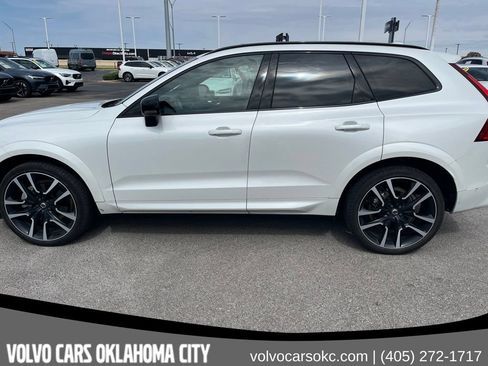 Certified 2024 Volvo XC60 B5 Ultimate w/ Protection Package Premier AWD/4WD image 9
