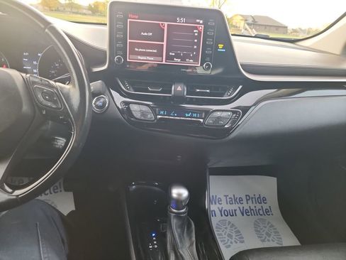 Used 2020 Toyota C-HR Limited image 22