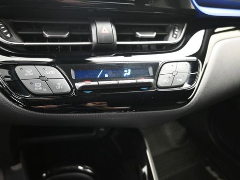 Used 2020 Toyota C-HR XLE image 20