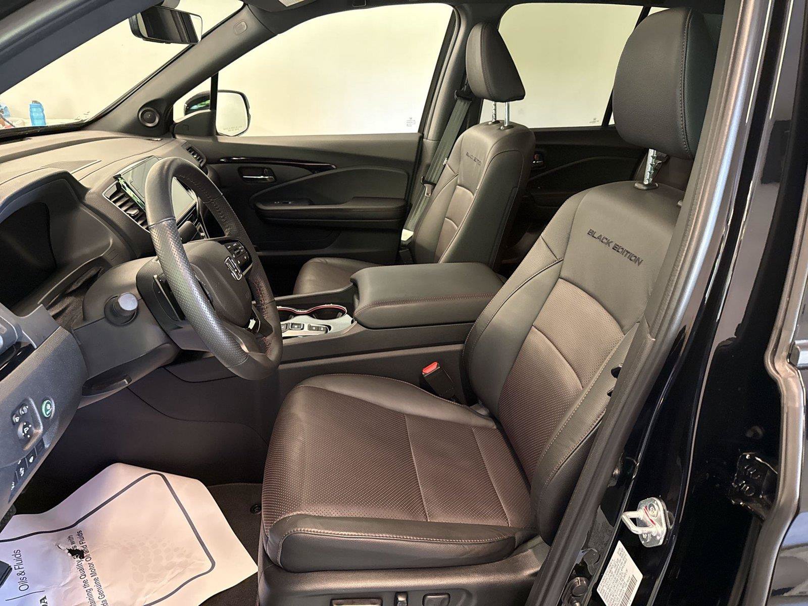 Used 2025 Honda Ridgeline Black Edition image 13